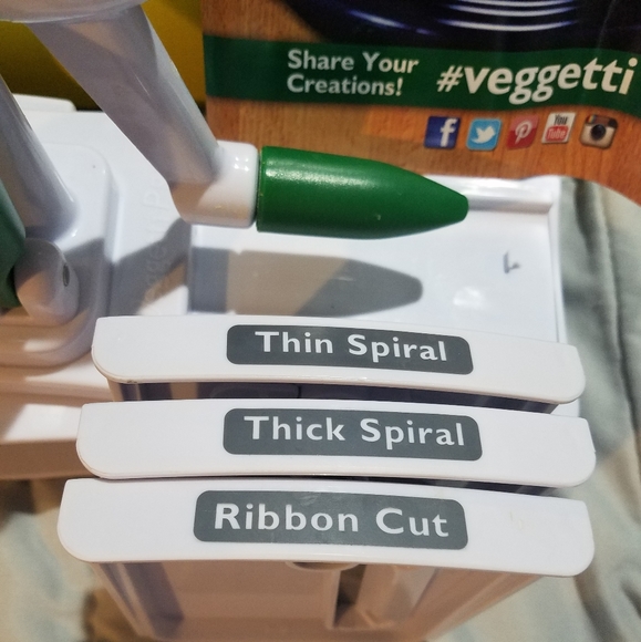 Veggetti Pro As Seen on Tv spiral slicer cutter - Picture 9 of 14